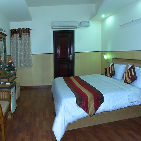 Hotel Karat 87 Inn Nueva Delhi Exterior foto