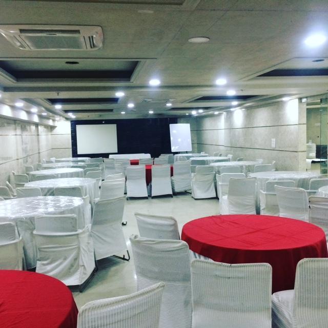 Hotel Karat 87 Inn Nueva Delhi Exterior foto
