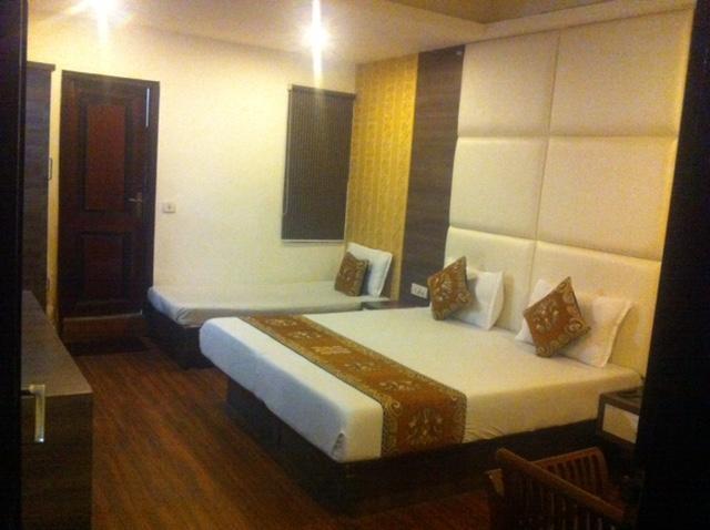 Hotel Karat 87 Inn Nueva Delhi Exterior foto